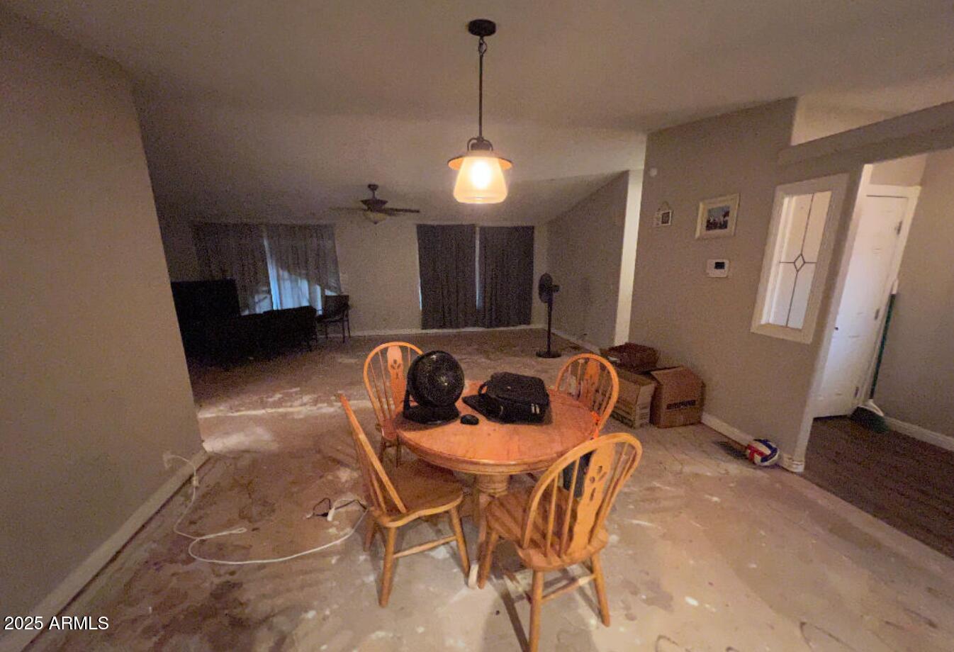 38619 W MOUNTAIN Avenue