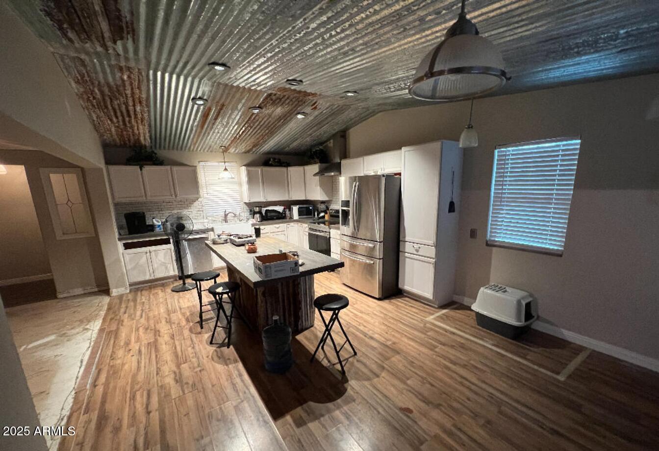 38619 W MOUNTAIN Avenue