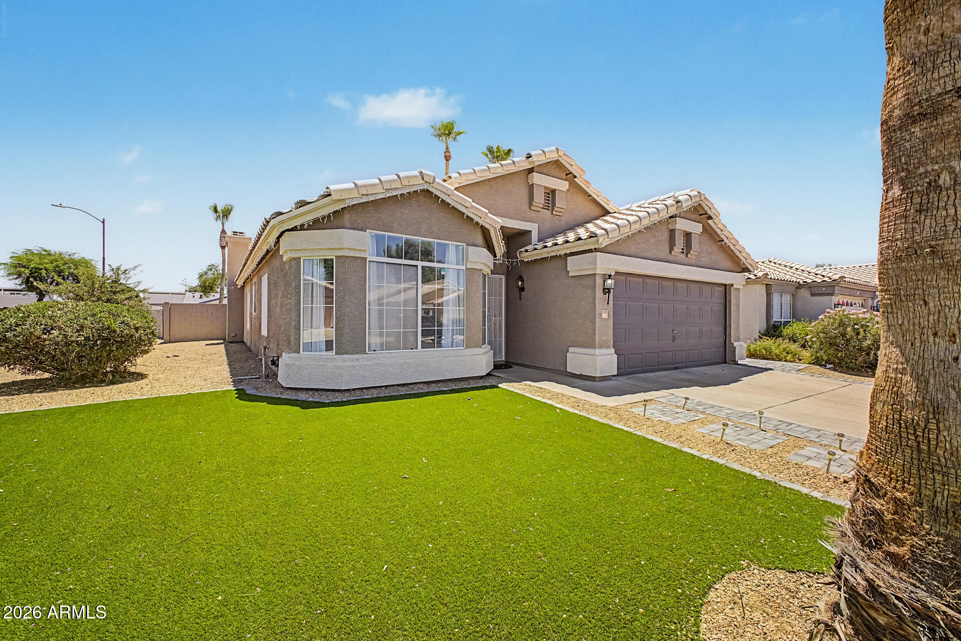 3417 E KELTON Lane