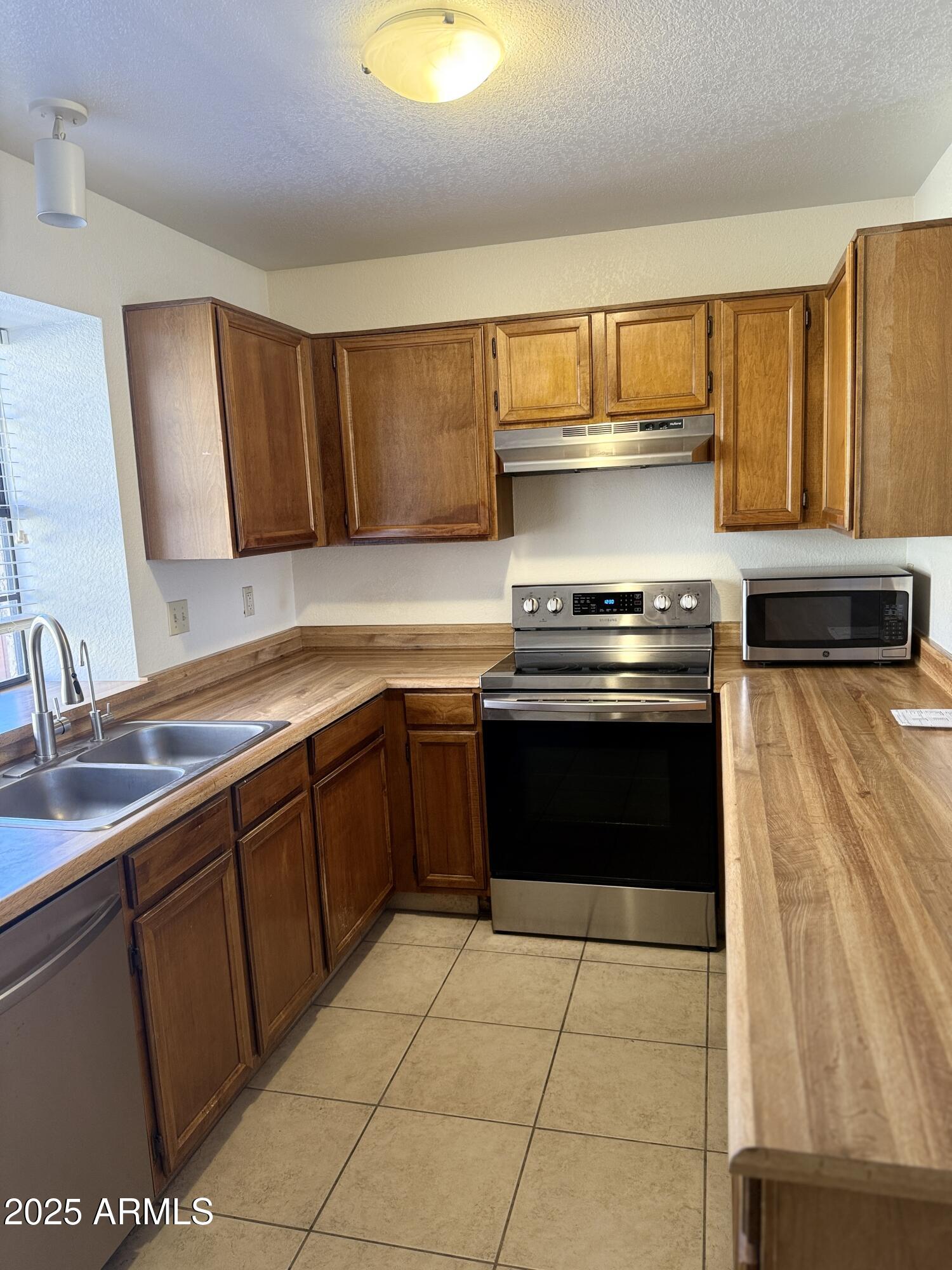 5704 E AIRE LIBRE Avenue 1239