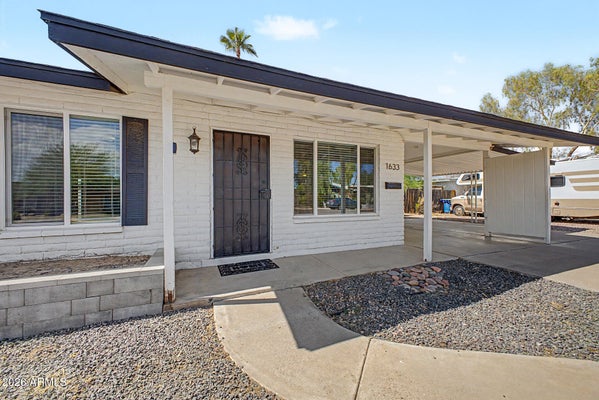1633 E WESLEYAN DR, TEMPE, AZ 85282 - Image 85e743a0e8af56927b42eec31b3db841/398218727