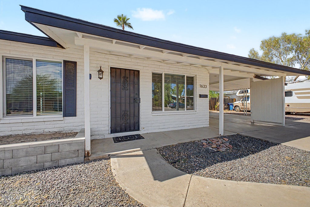 Photo of 1633 E Wesleyan Drive, Tempe, AZ 85282 (MLS # 7062267)