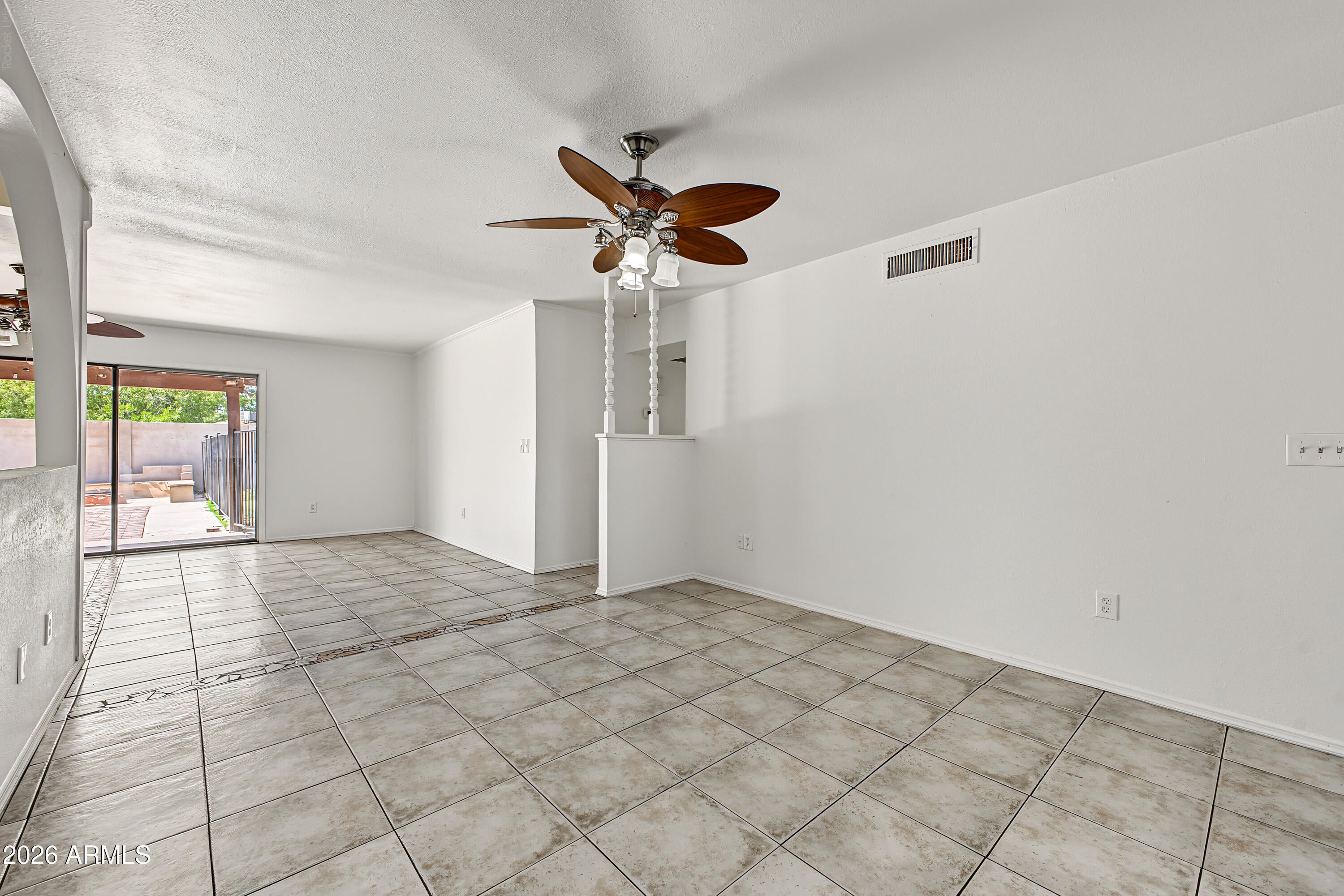 8610 N 42ND Drive
