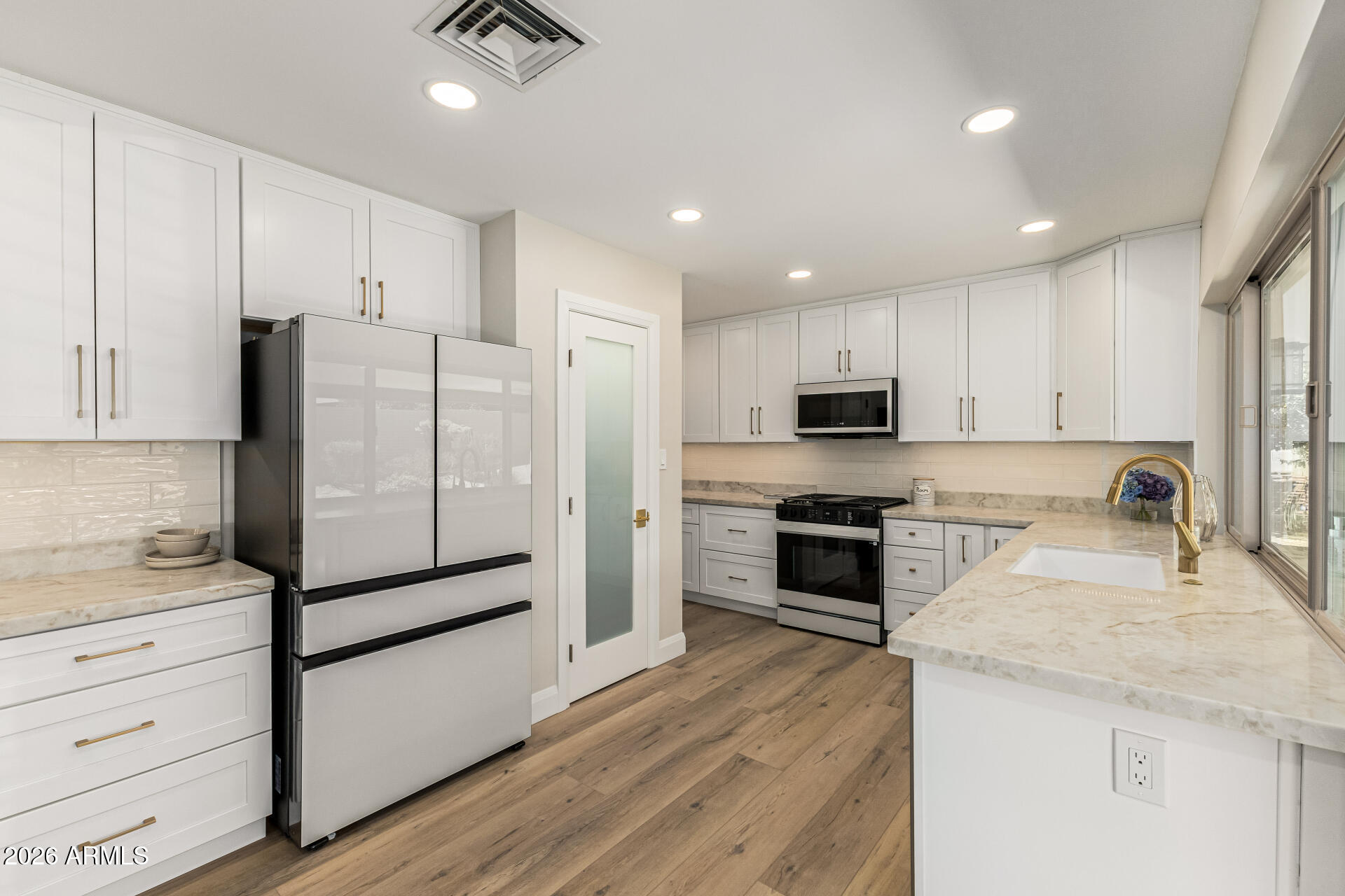 2901 E LAS ROCAS Drive