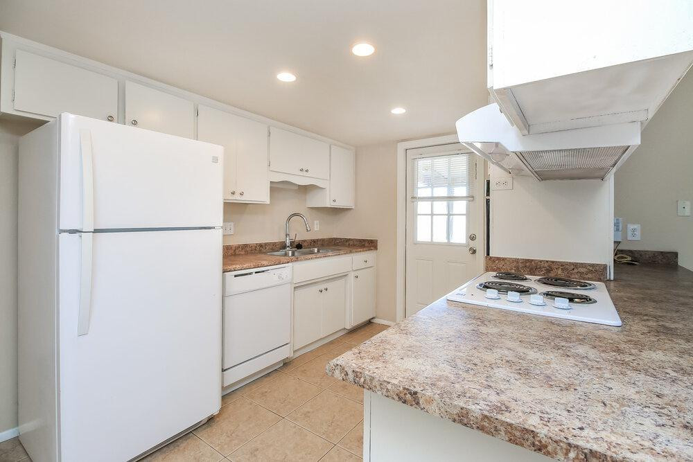 3039 S Kenneth Place