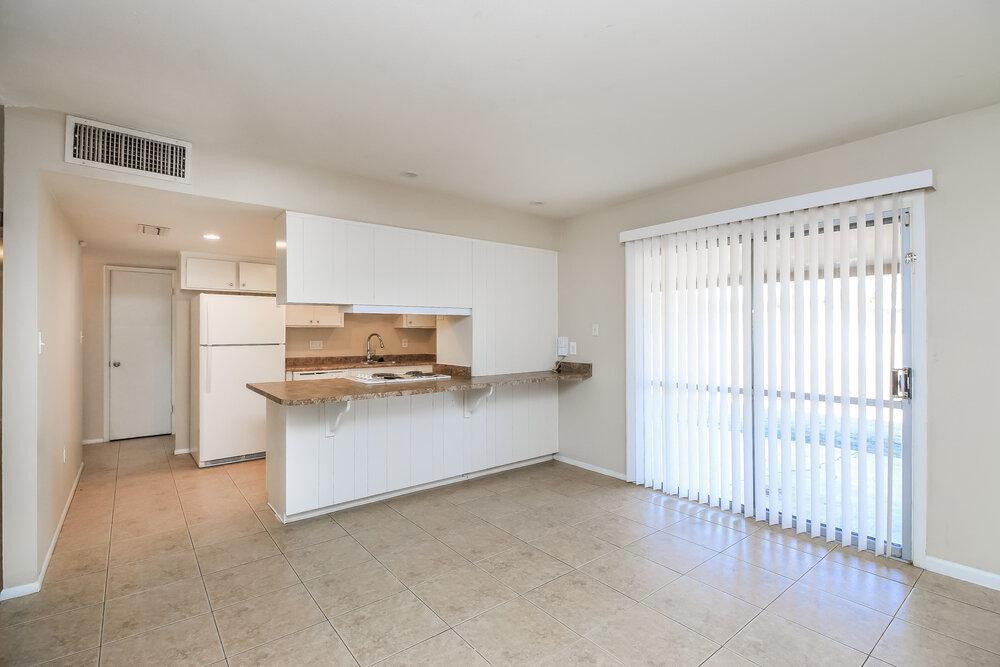 3039 S Kenneth Place