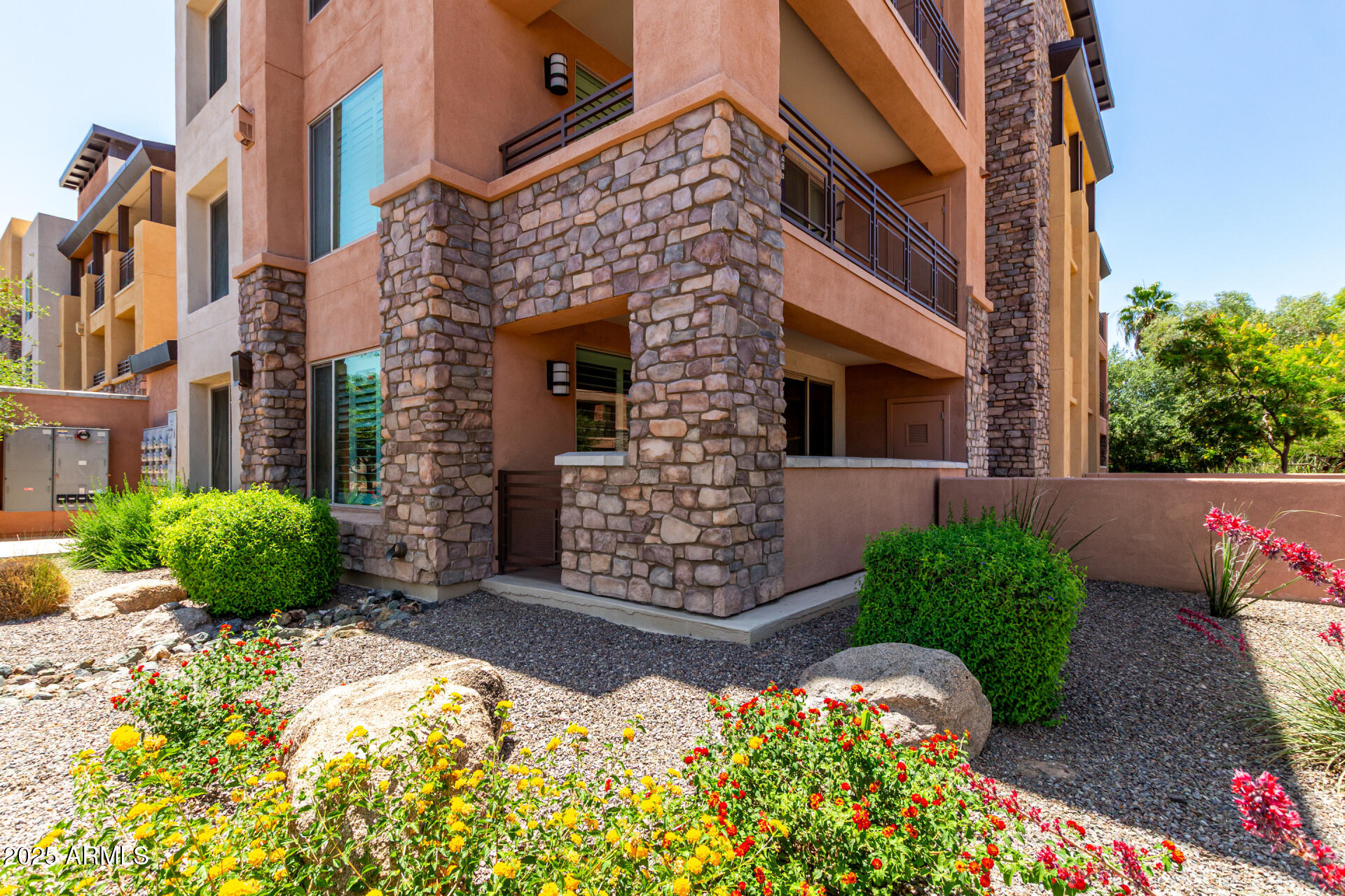 4803 N WOODMERE FAIRWAY -- 1002