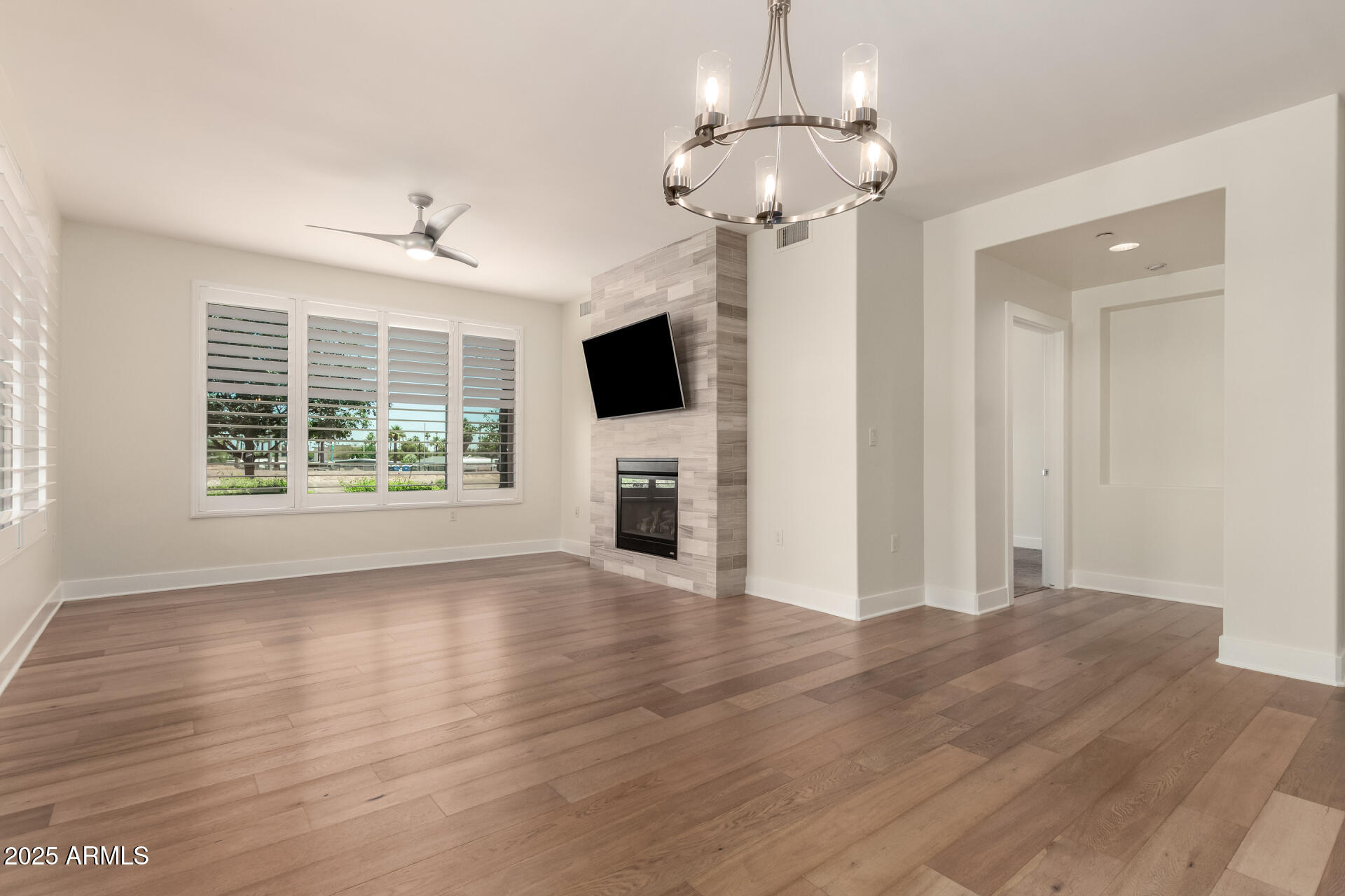 4803 N WOODMERE FAIRWAY -- 1002