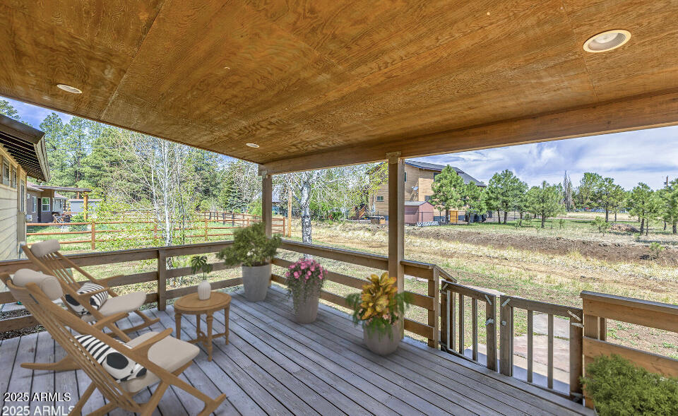 SKY HI RETREAT UNIT 2 - Residential