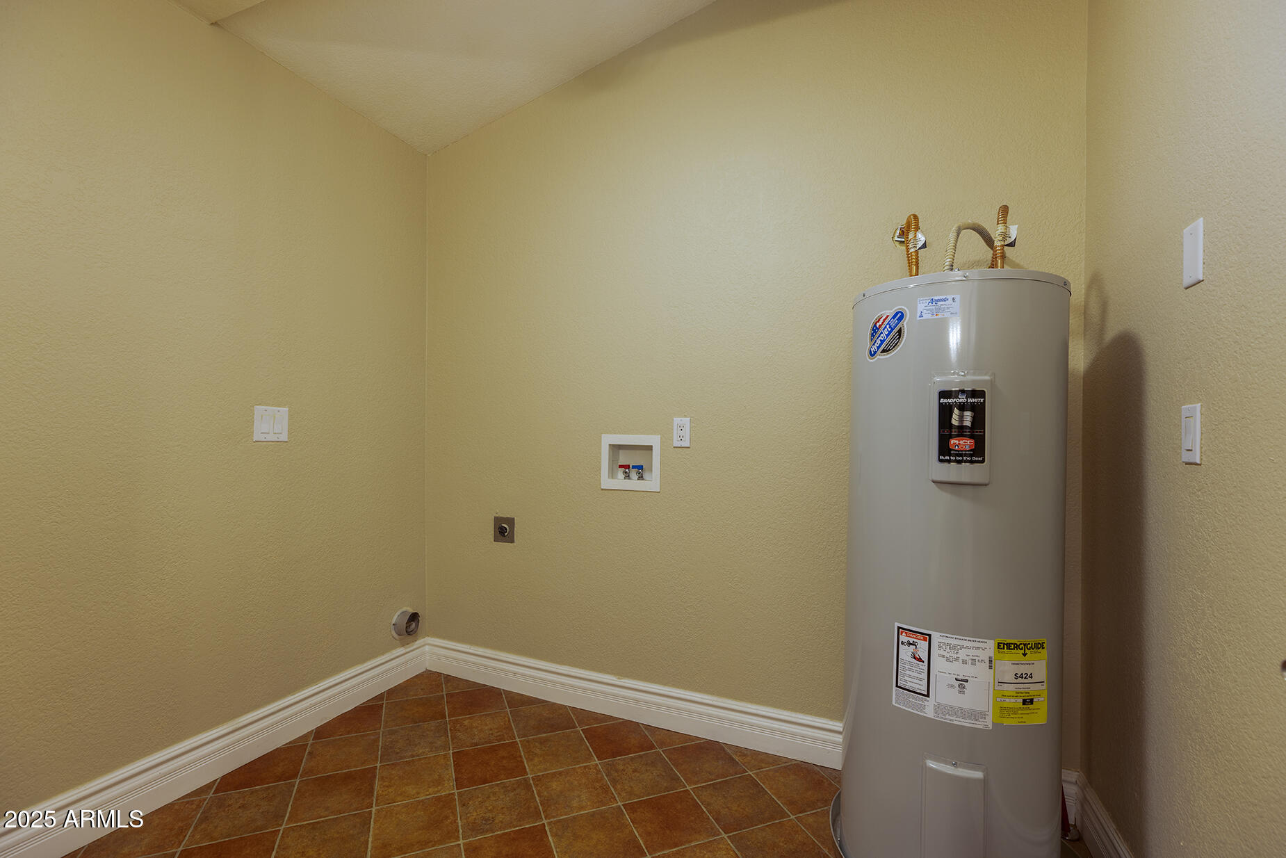 SKY HI RETREAT UNIT 2 - Residential