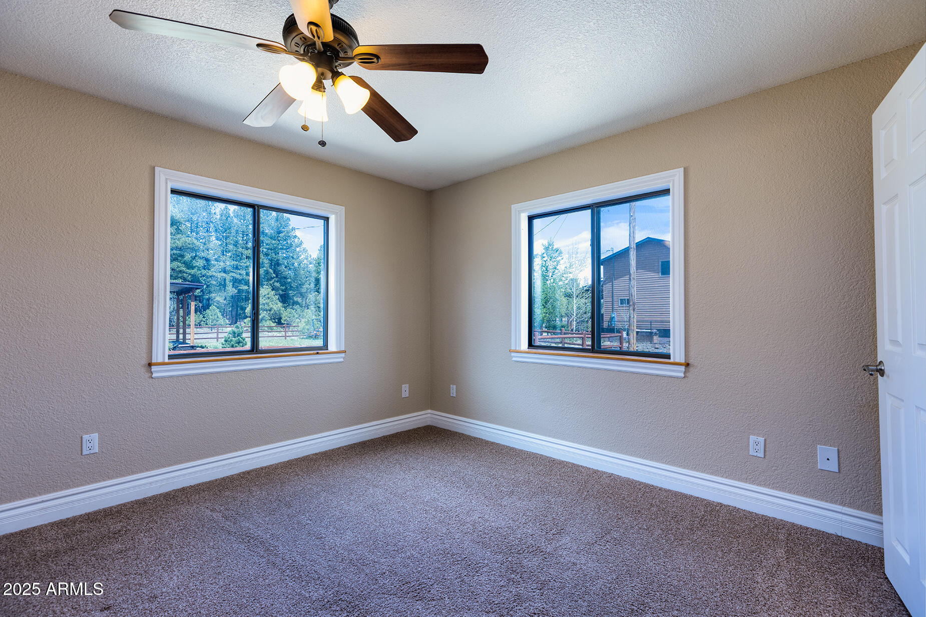 SKY HI RETREAT UNIT 2 - Residential