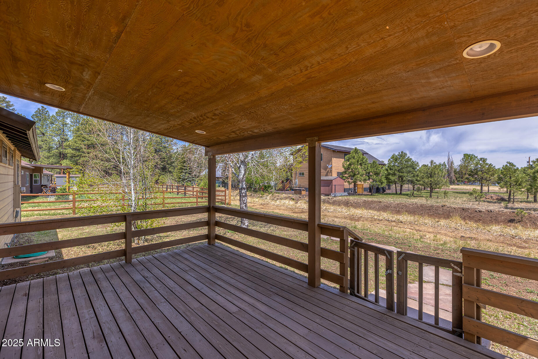 SKY HI RETREAT UNIT 2 - Residential