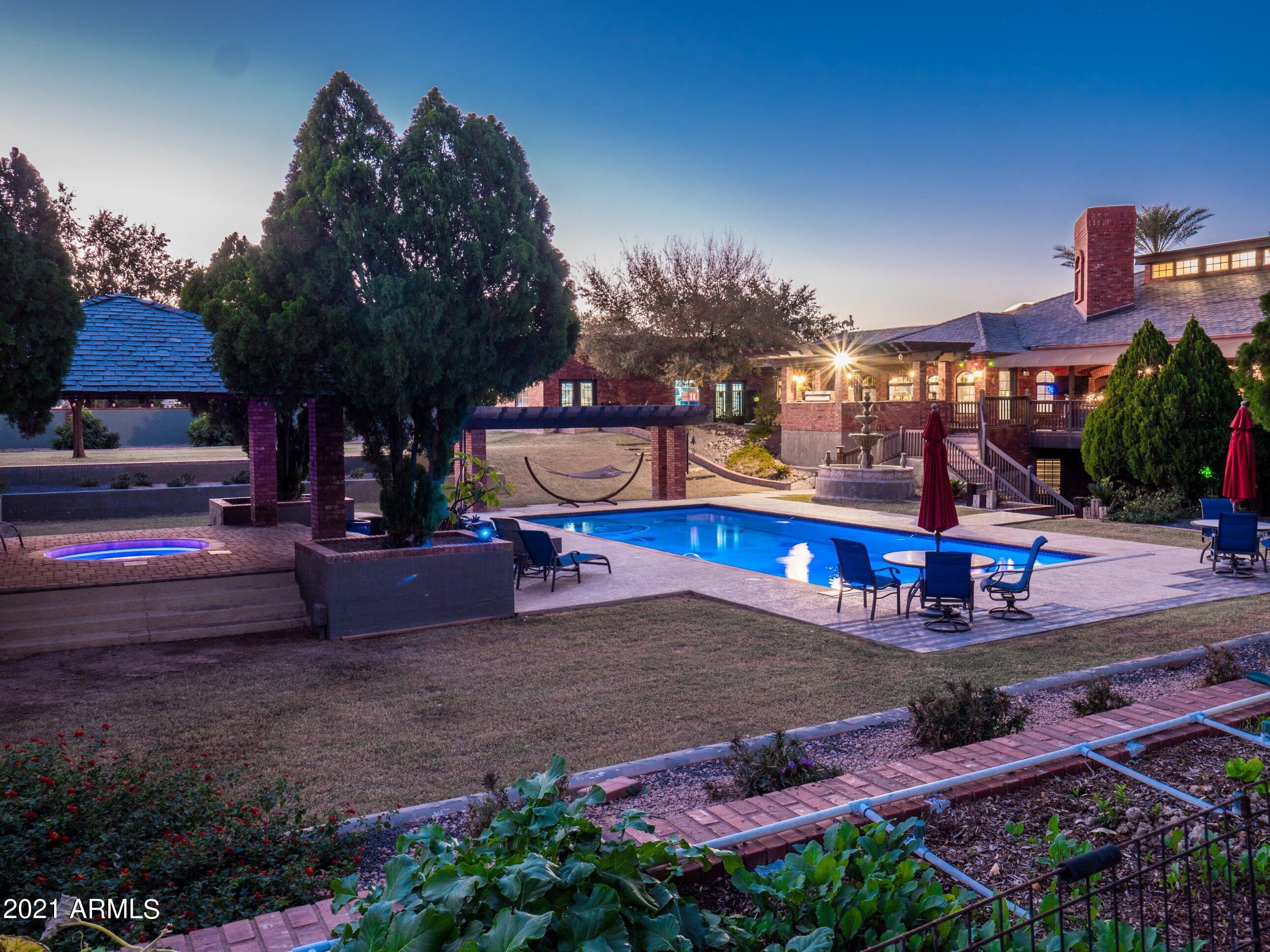 CHATHAM GROVES - Residential