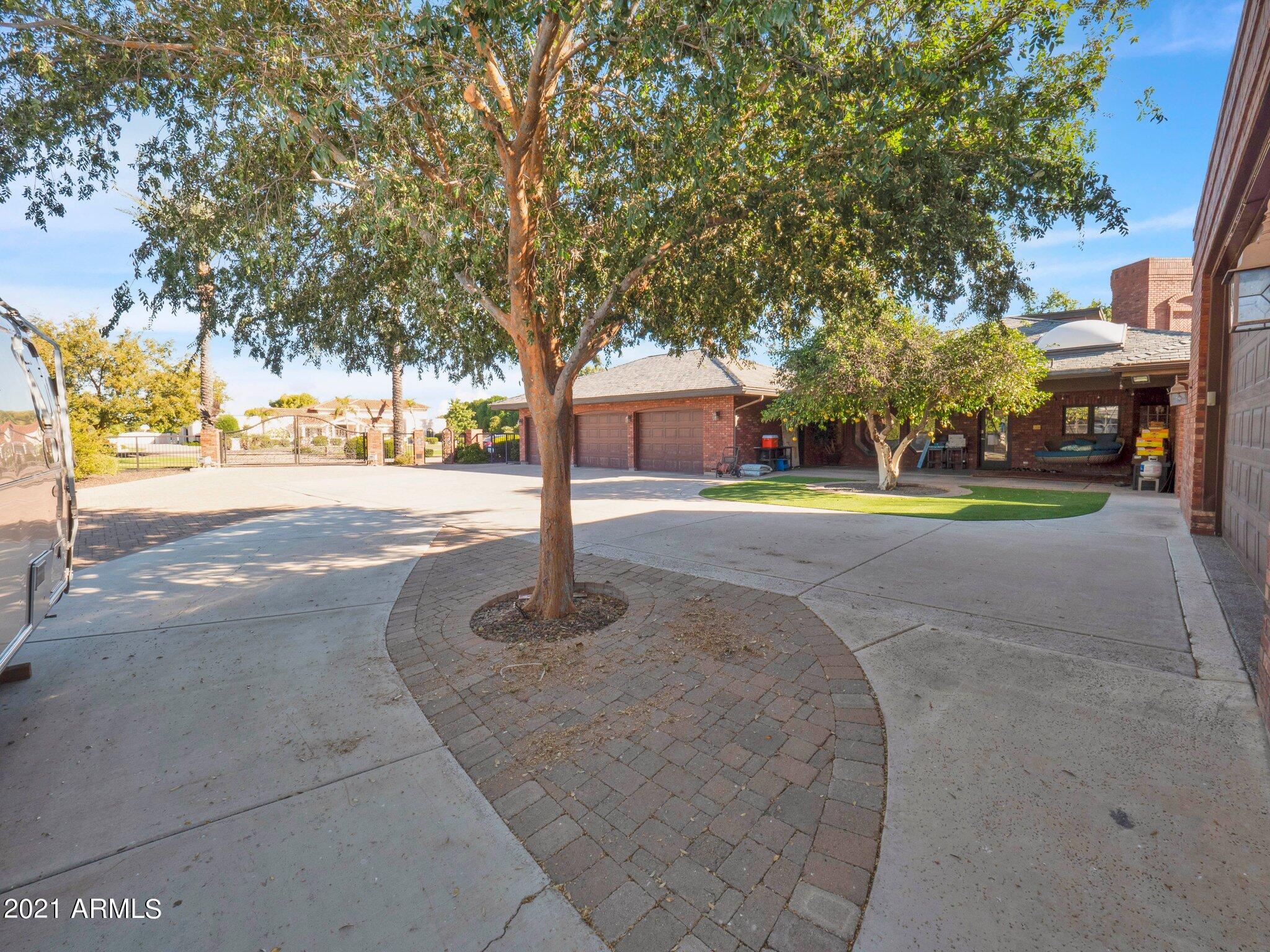 CHATHAM GROVES - Residential