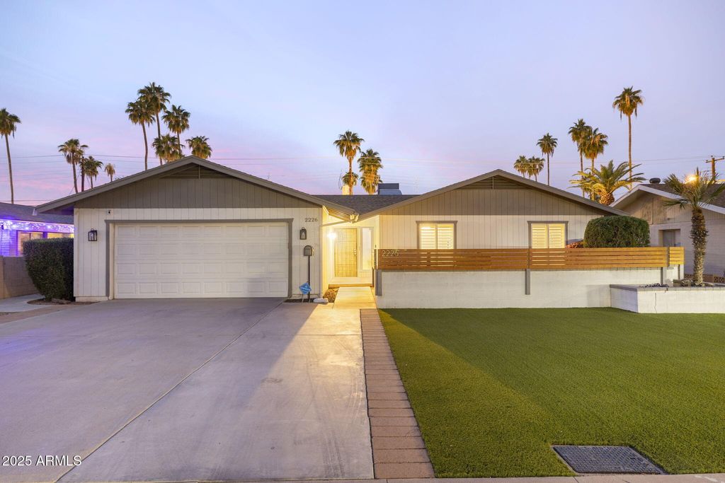 Photo of 2226 S Kachina Drive, Tempe, AZ 85282 (MLS # 6900730)