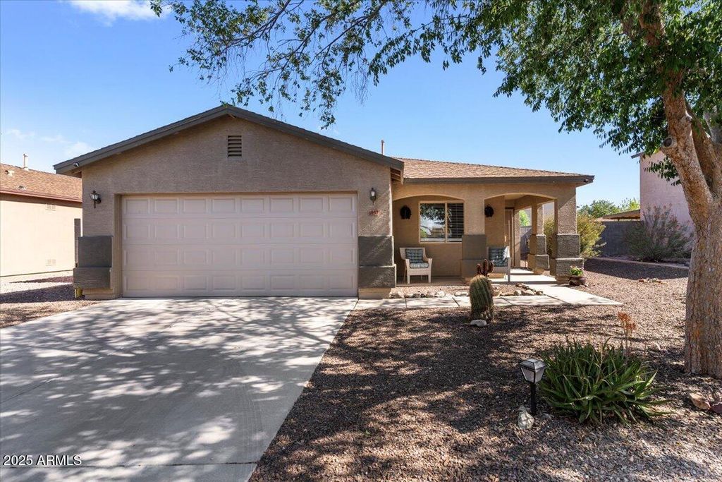 Photo of 1057 E Silversmith Trail, San Tan Valley, AZ 85143 (MLS # 6997230)