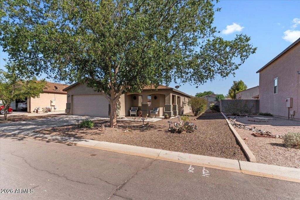 Photo of 1057 E Silversmith Trail, San Tan Valley, AZ 85143 (MLS # 6997230)