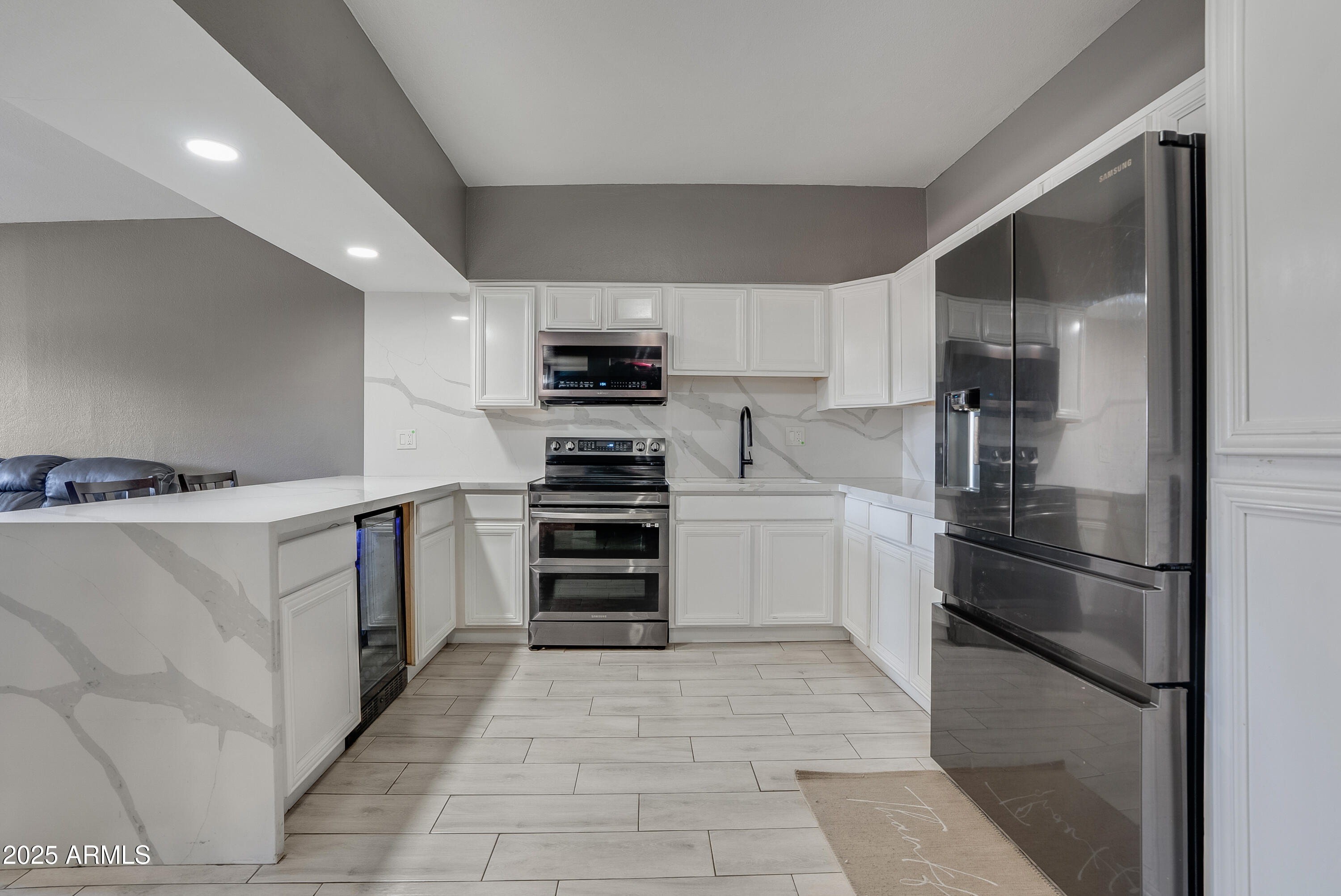 355 E THOMAS Road B206