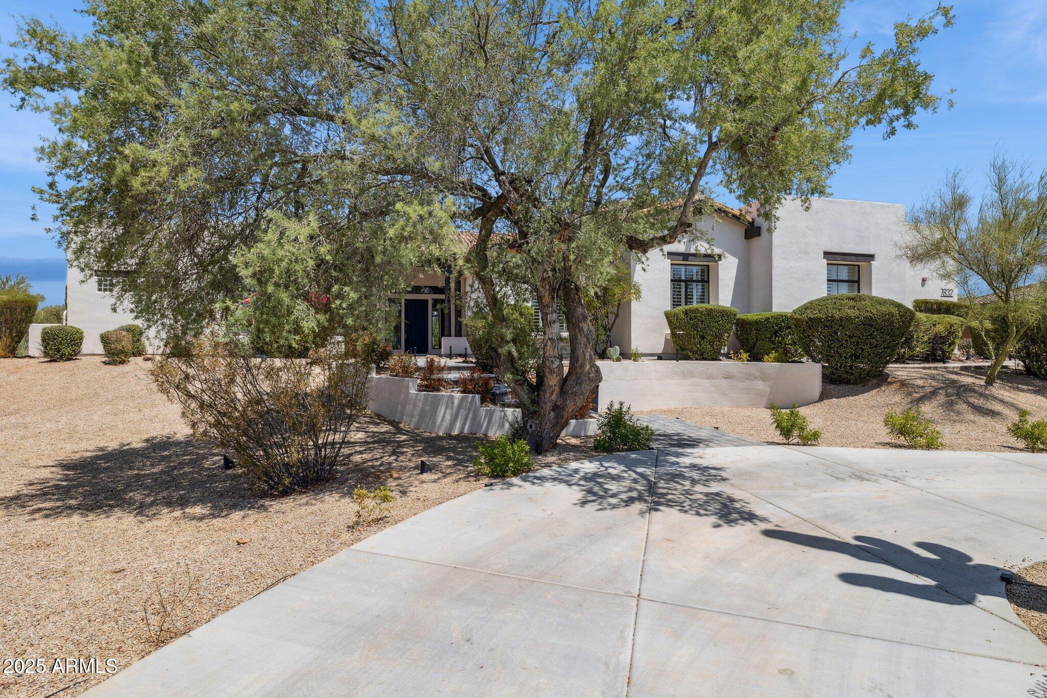7832 E PARKVIEW Lane