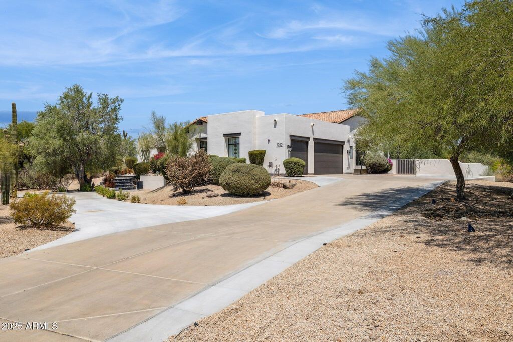 Photo of 7832 E Parkview Lane, Scottsdale, AZ 85255 (MLS # 6906483)