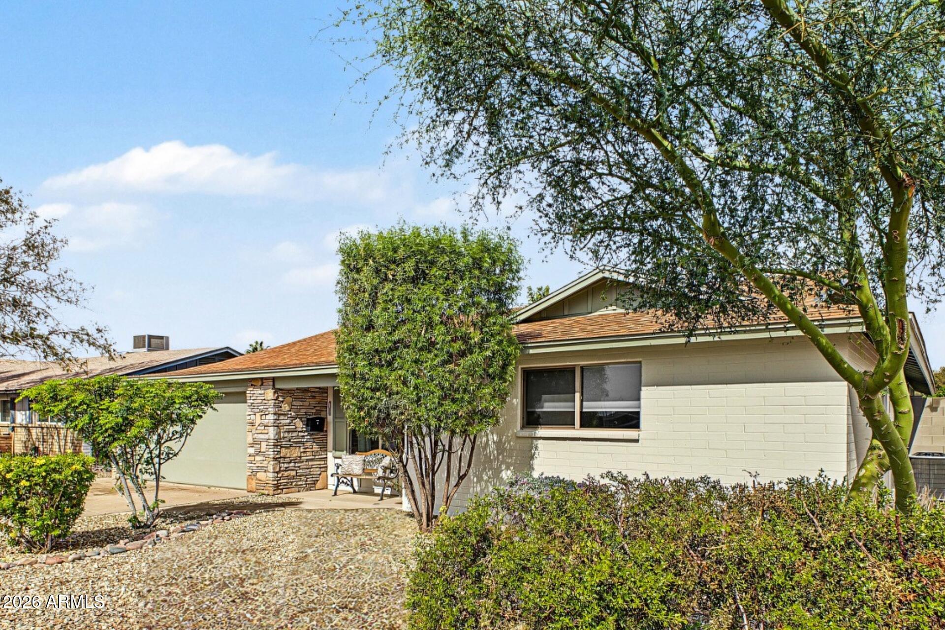 2058 E FREMONT Drive