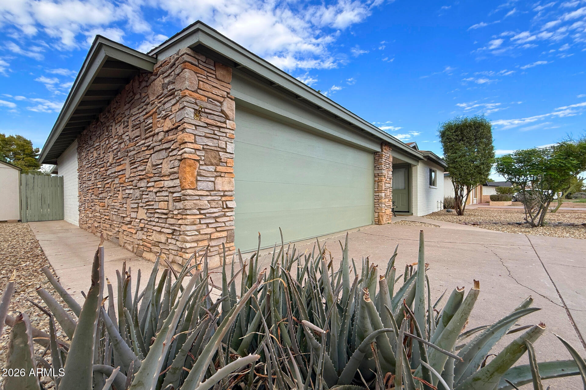 2058 E FREMONT Drive