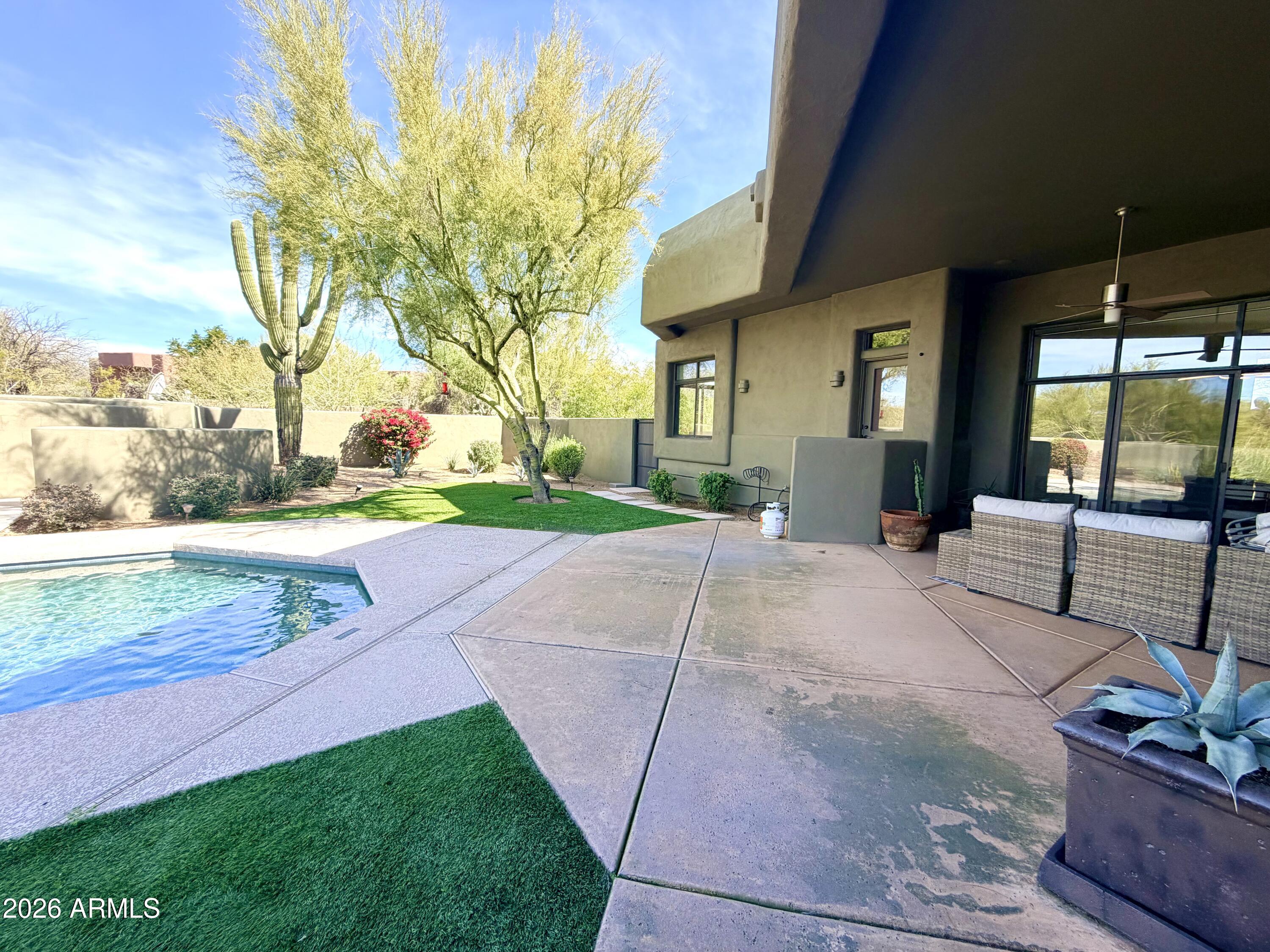 8118 E SADDLE HORN Road