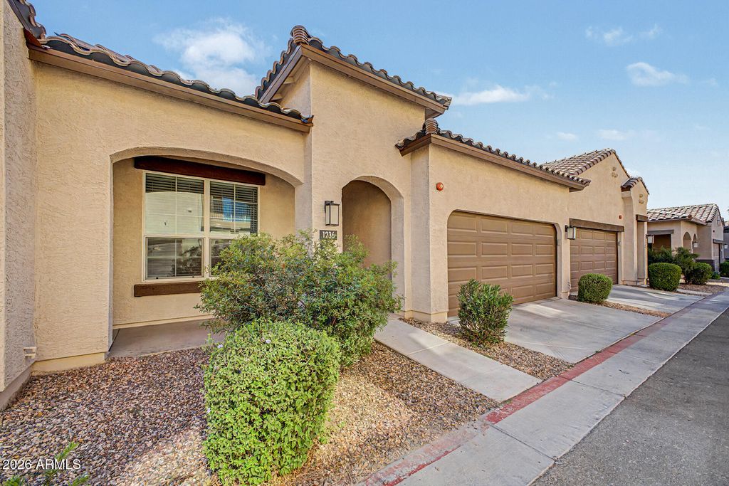 Photo of 1255 N Arizona Avenue #1236, Chandler, AZ 85225 (MLS # 7027451)