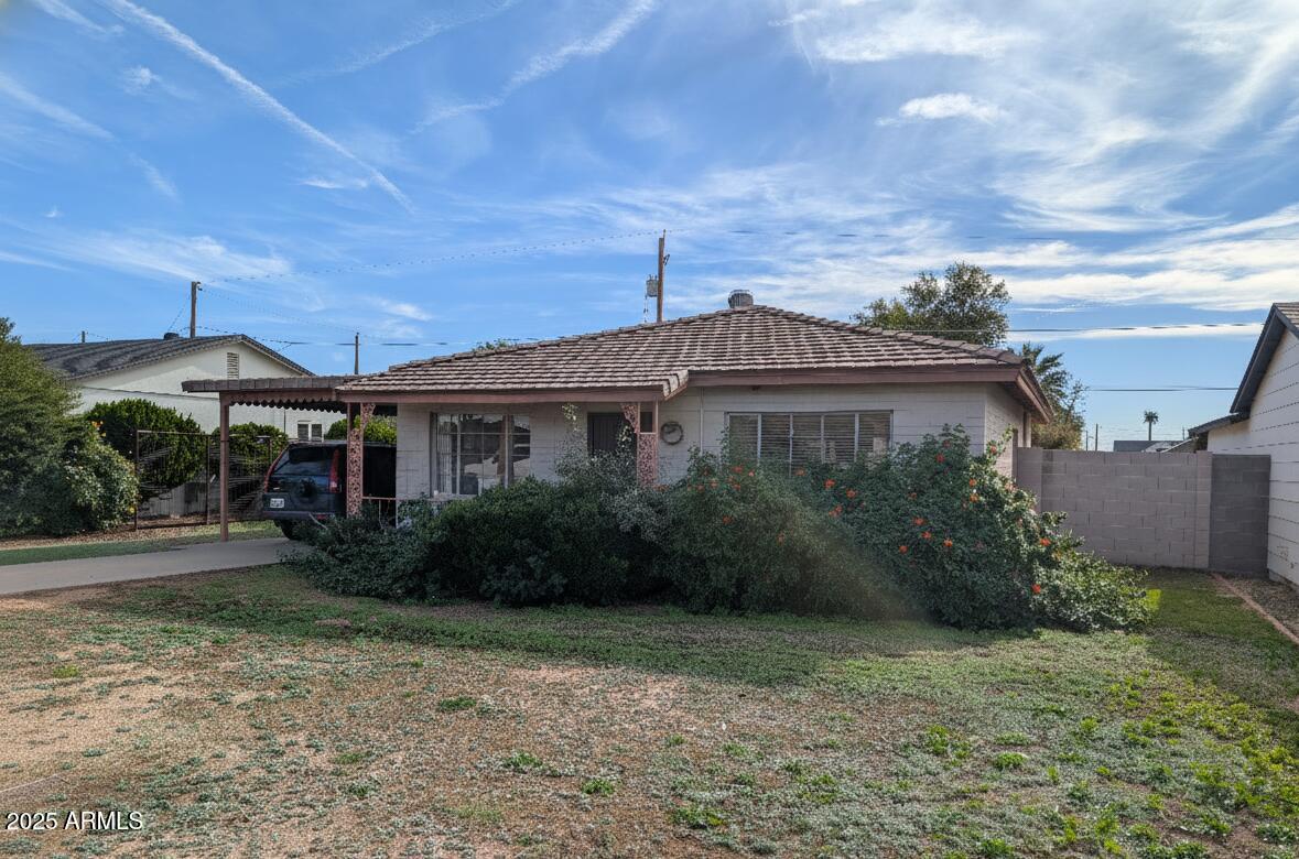 4421 E GLENROSA Avenue