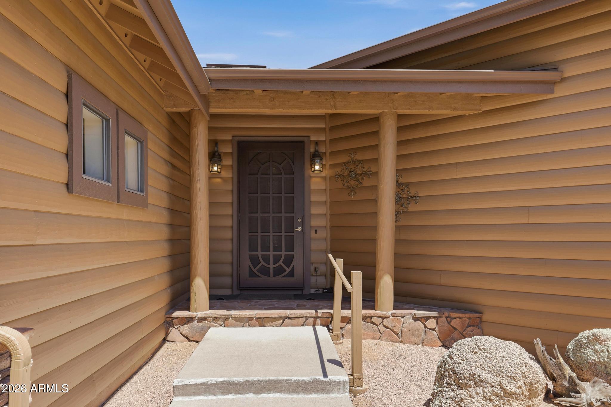 24 E SADDLEBACK Trail