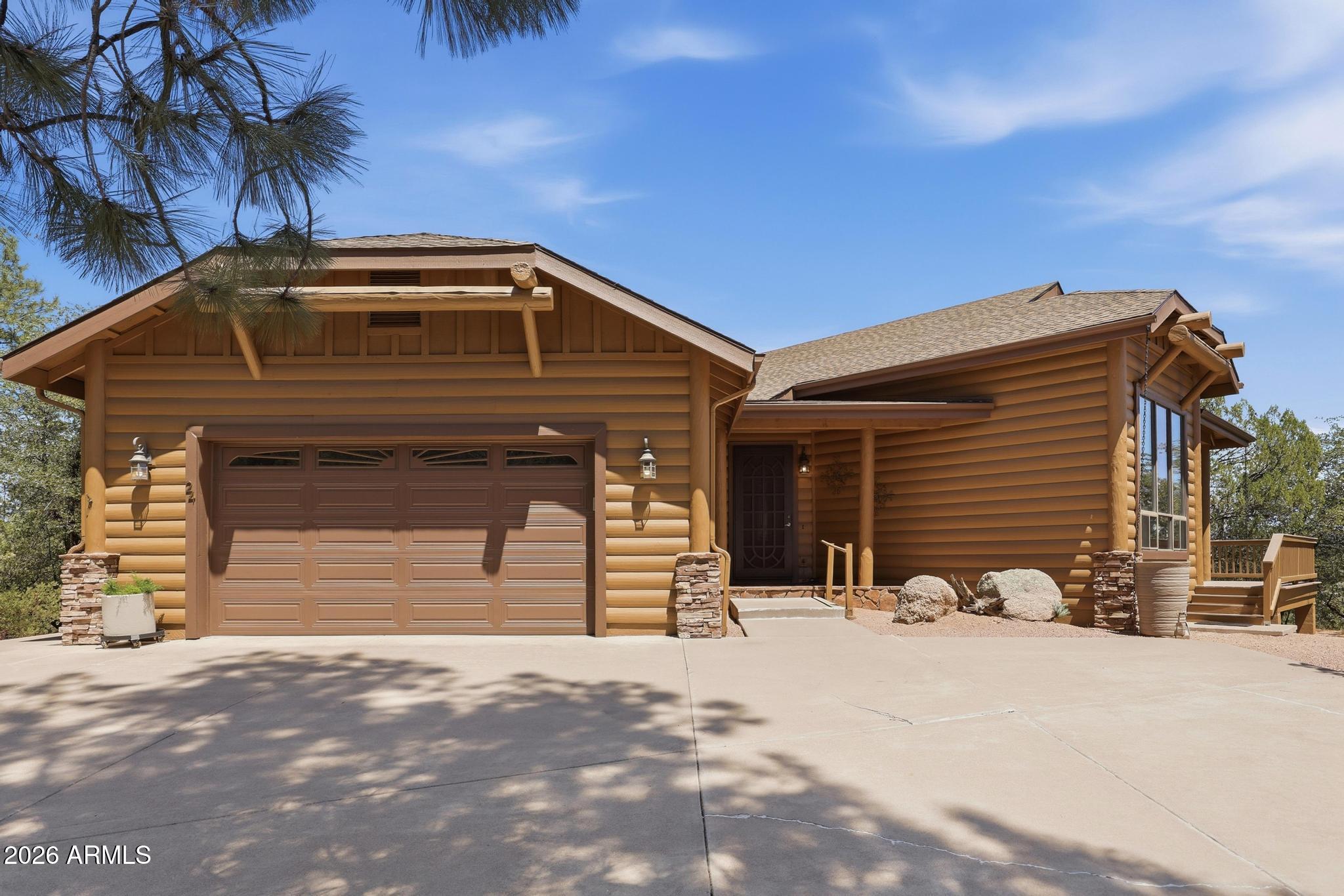 24 E SADDLEBACK Trail