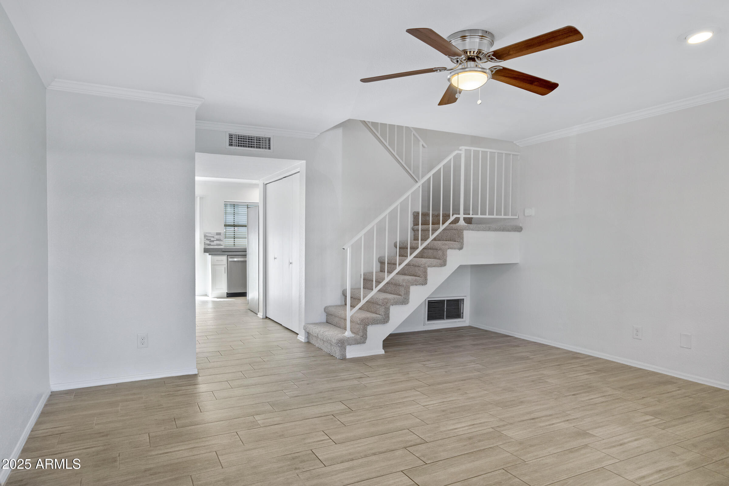 5704 E AIRE LIBRE Avenue 1061