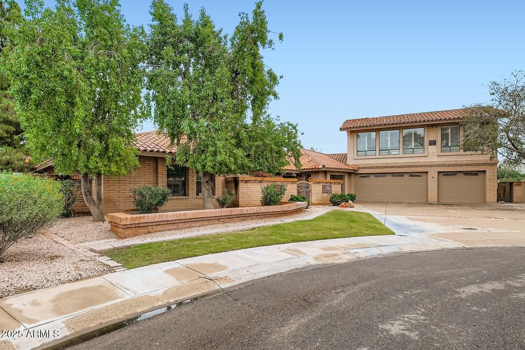 Photo of 2115 E Vaughn Street, Tempe, AZ 85283 (MLS # 6949581)