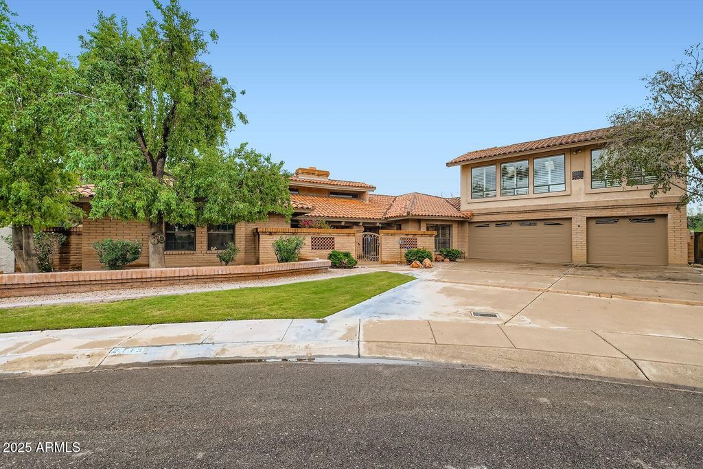 Photo of 2115 E Vaughn Street, Tempe, AZ 85283 (MLS # 6949581)