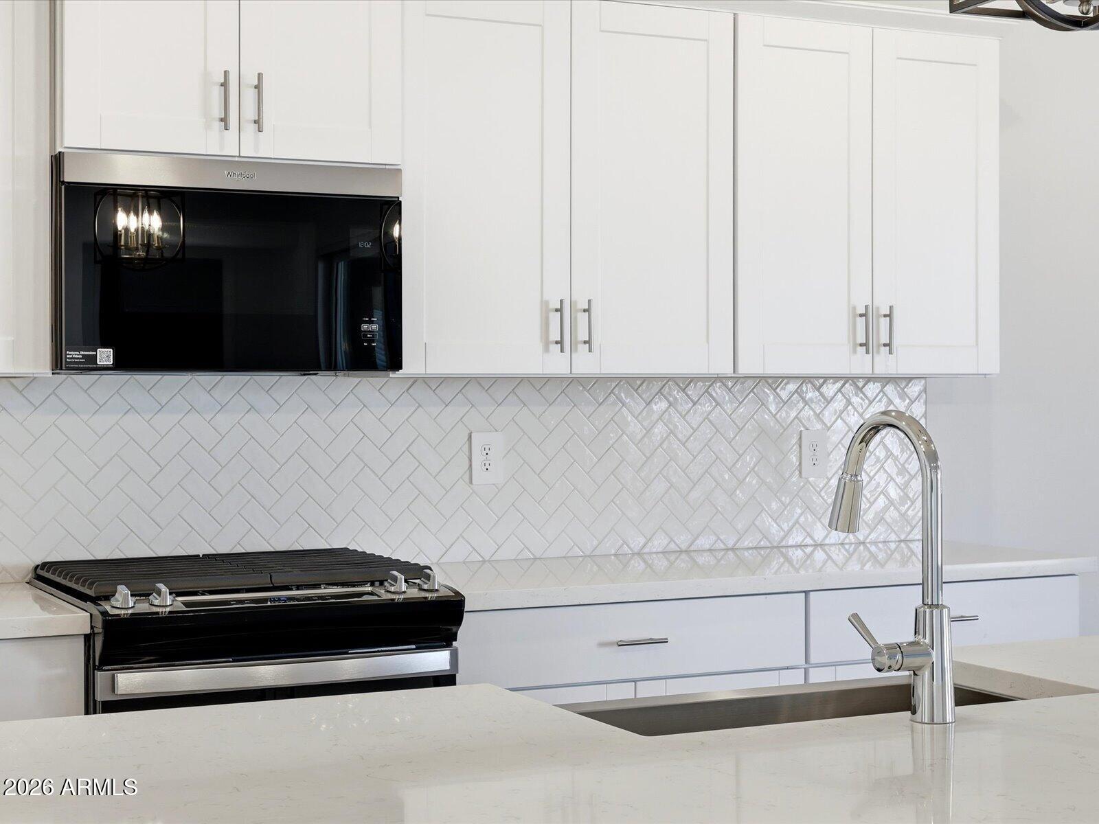 17719 W ILLINI Street