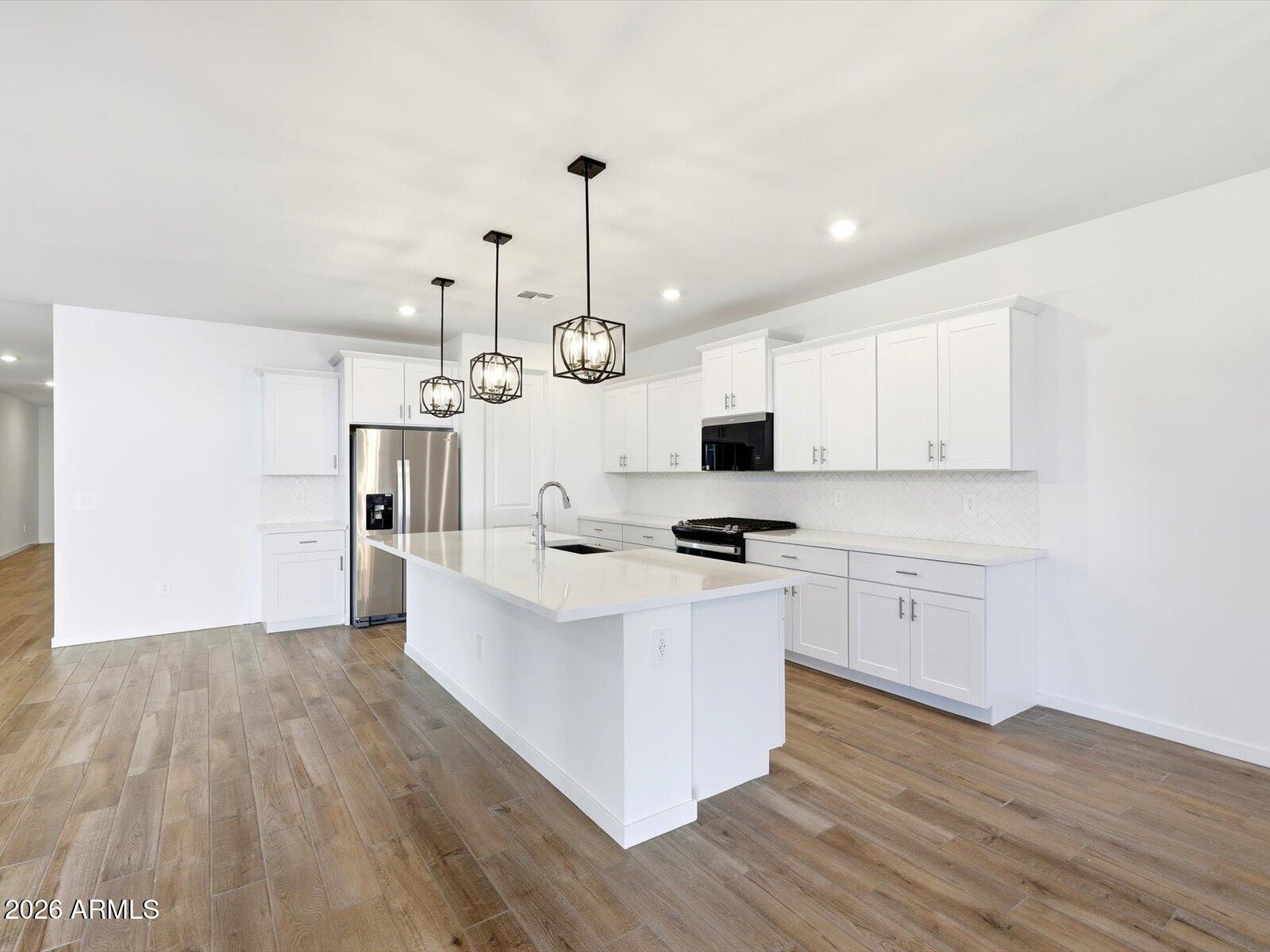 17719 W ILLINI Street