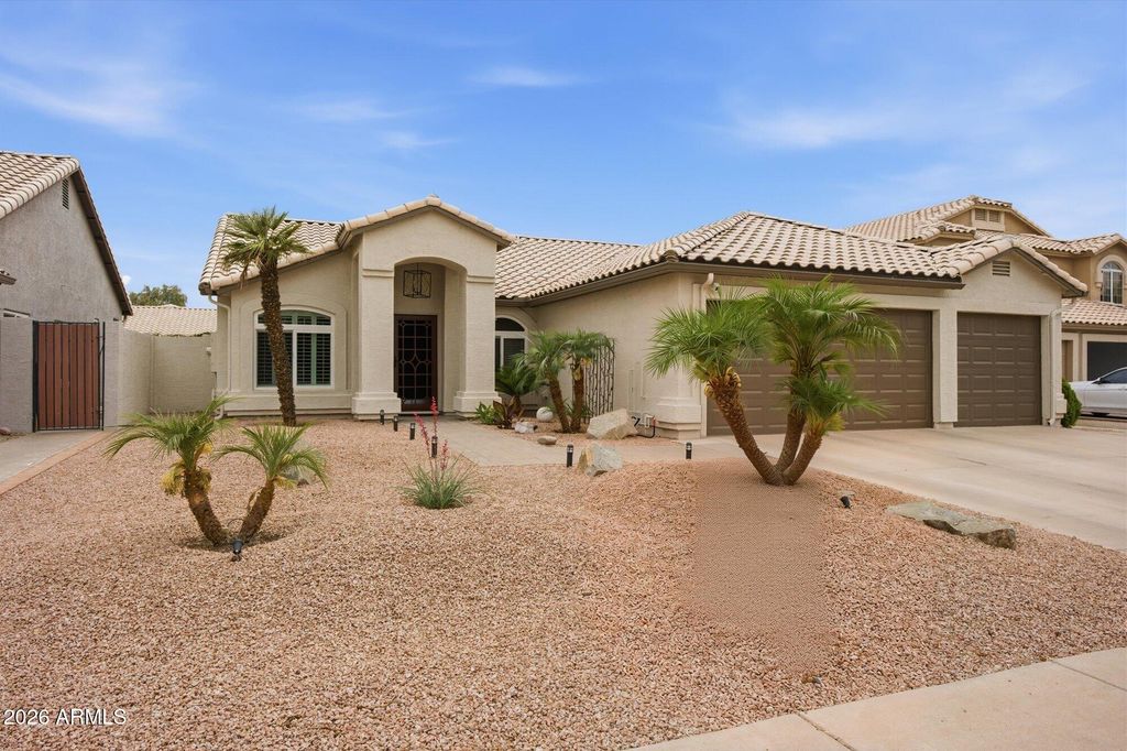 Photo of 1705 W Merrill Lane, Gilbert, AZ 85233 (MLS # 7024316)