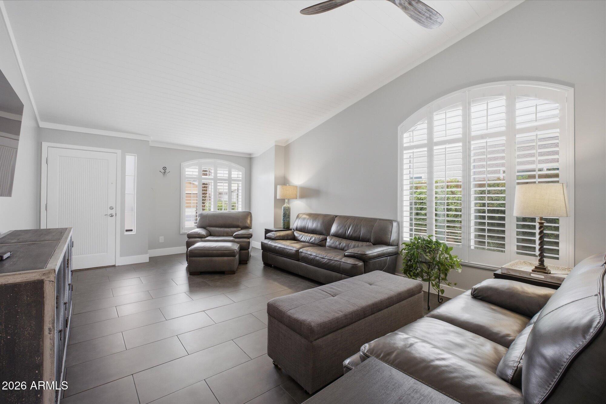 1705 W MERRILL Lane