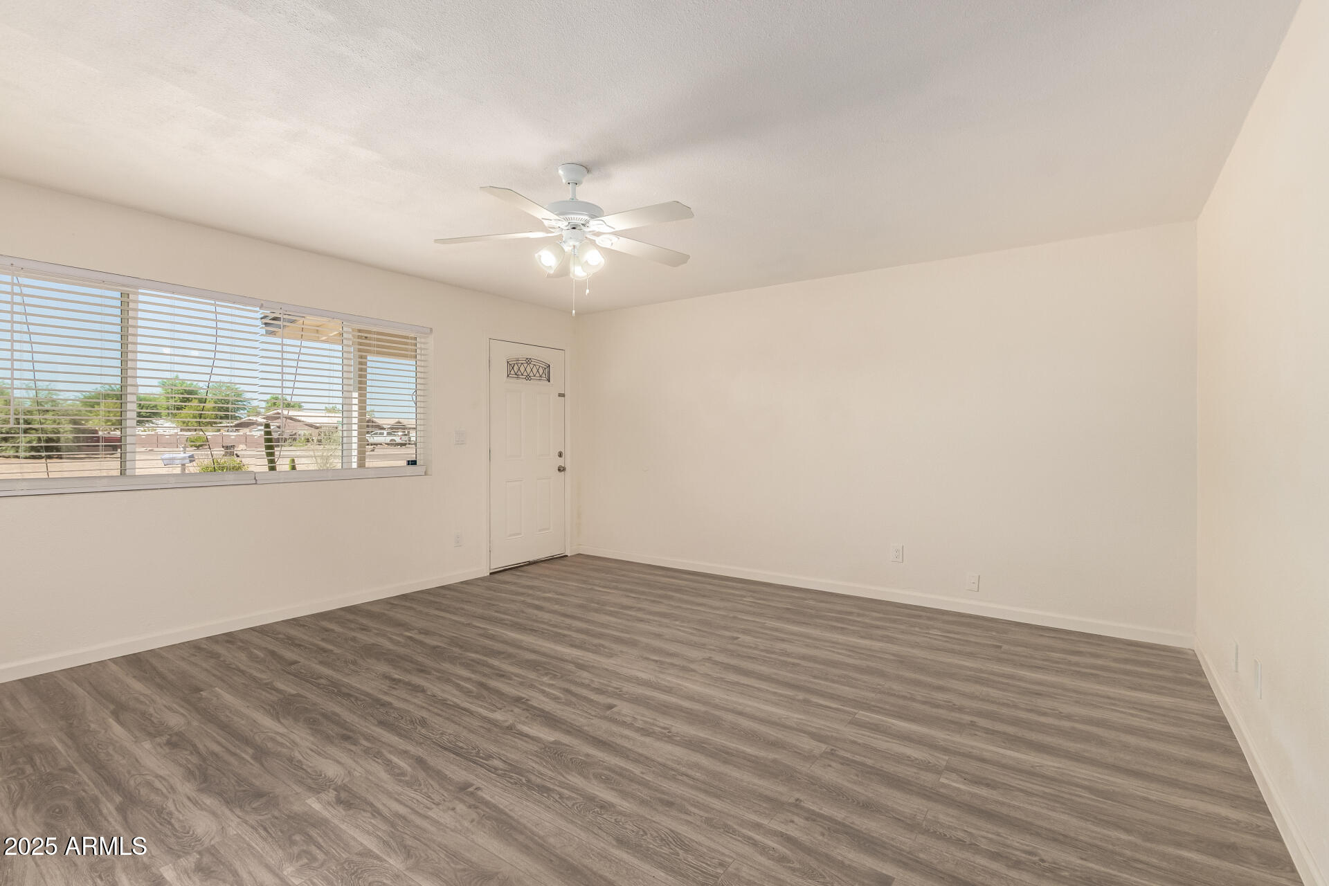 8270 W NEWPORT Circle