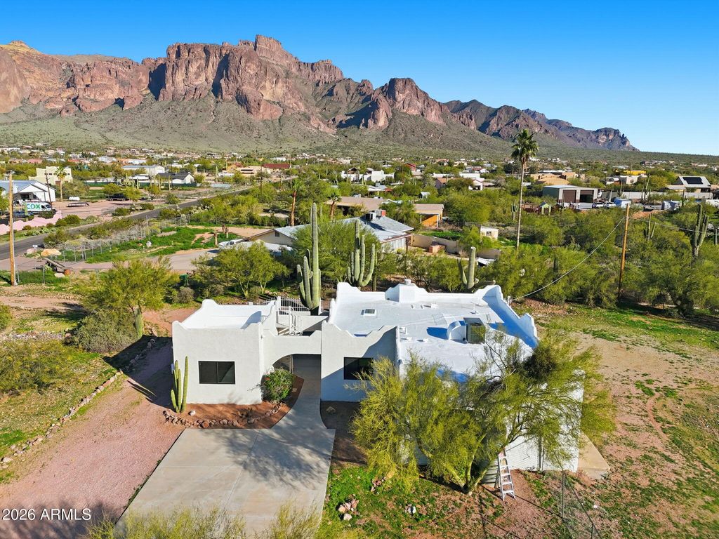 Photo of 4979 E Pioneer Street, Apache Junction, AZ 85119 (MLS # 6965439)