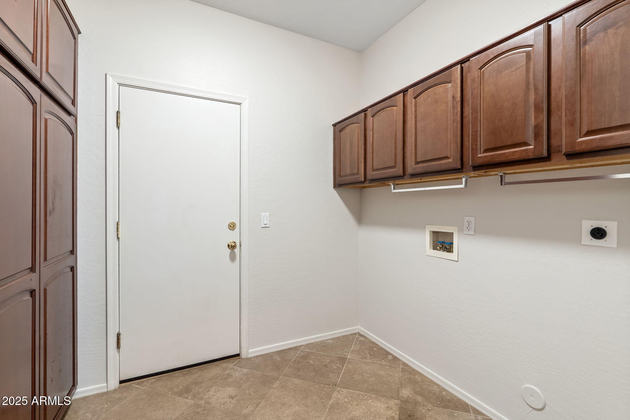 Scottsdale, Arizona 85255, United States, 3 Bedrooms Bedrooms, ,3 BathroomsBathrooms,Residential,Pending,207042