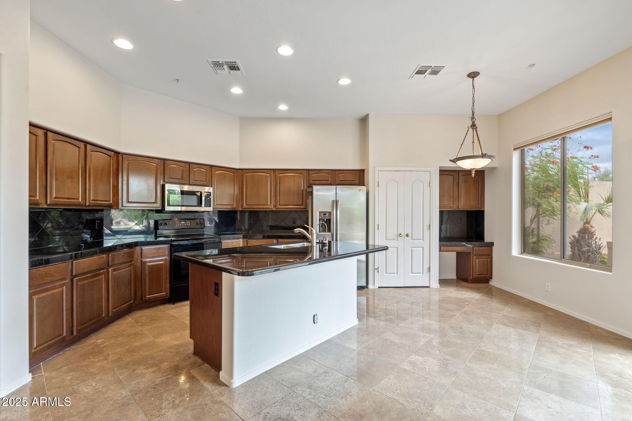 Scottsdale, Arizona 85255, United States, 3 Bedrooms Bedrooms, ,3 BathroomsBathrooms,Residential,Pending,207042