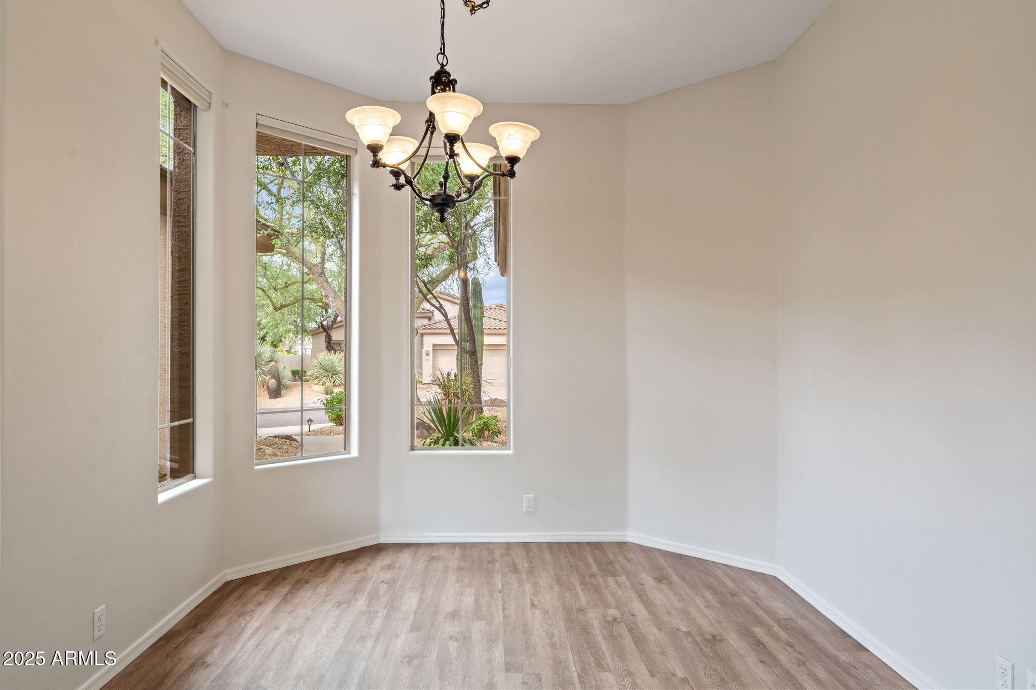 Scottsdale, Arizona 85255, United States, 3 Bedrooms Bedrooms, ,3 BathroomsBathrooms,Residential,Pending,207042