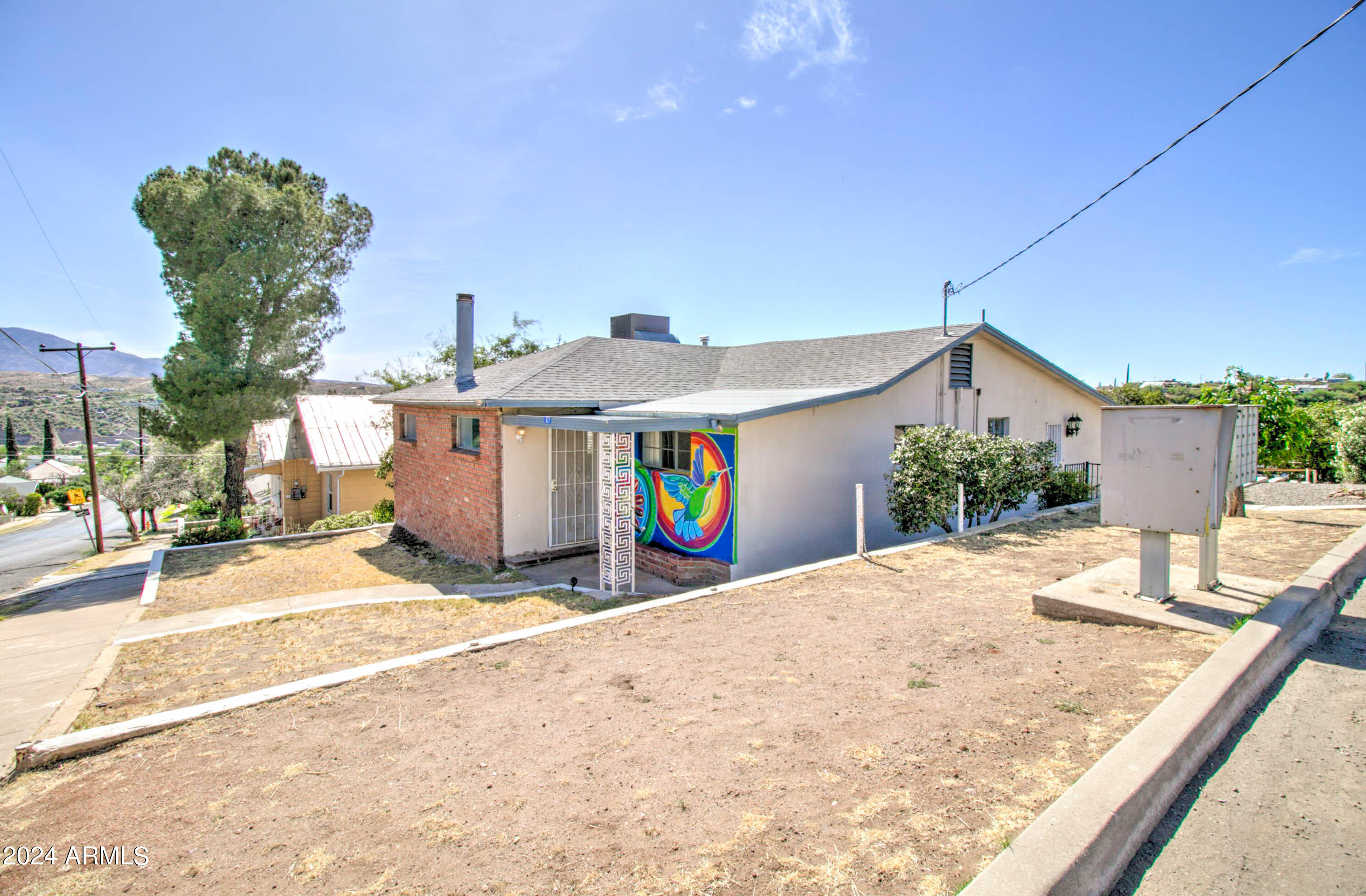 877 E SYCAMORE Street