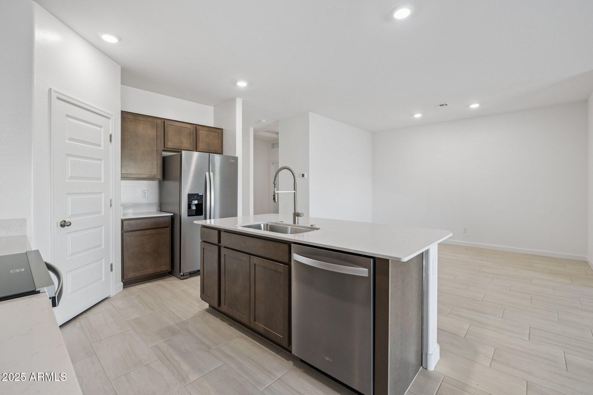 24069 W PAPAGO Street