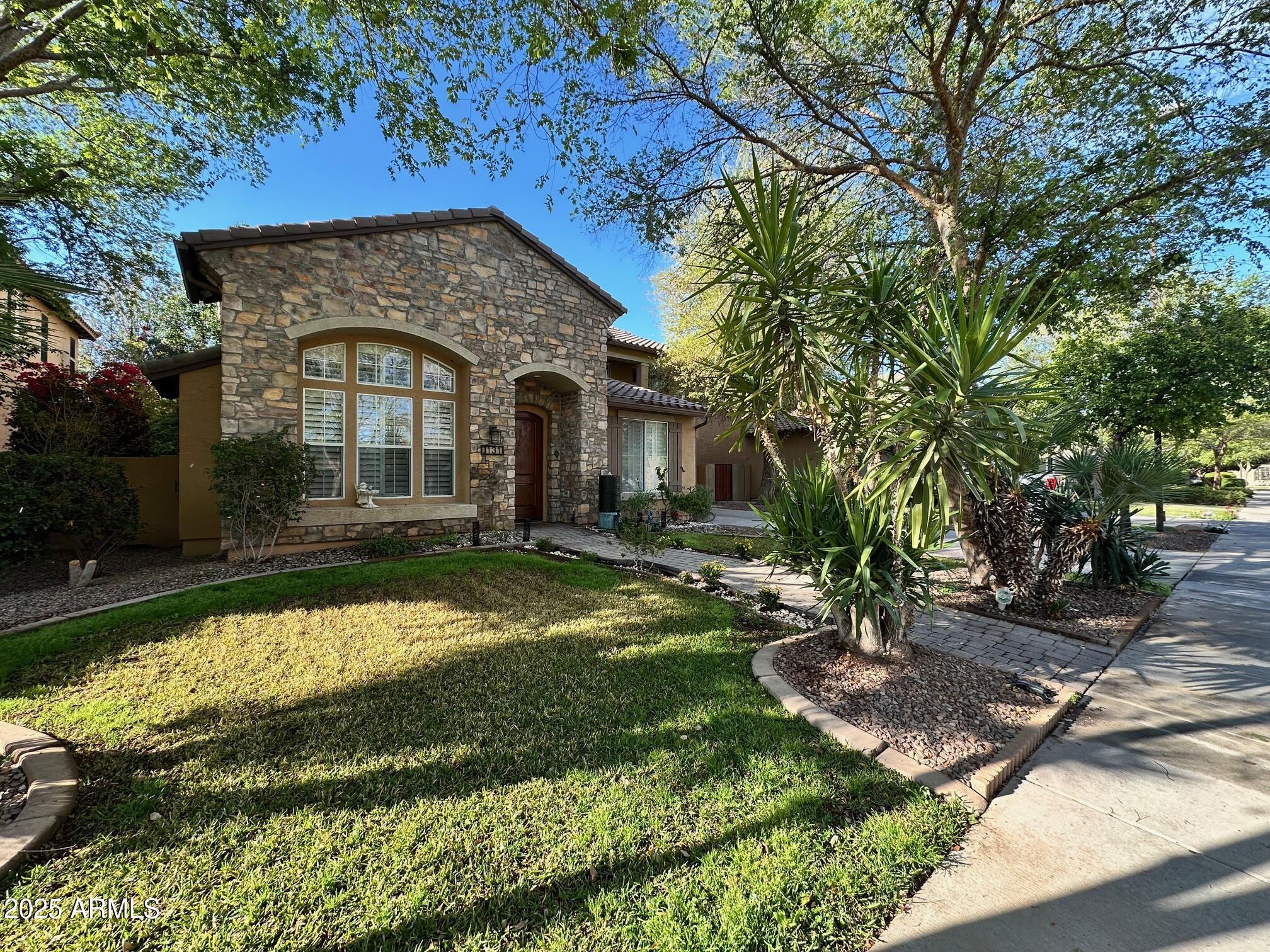1131 W SIERRA MADRE Avenue