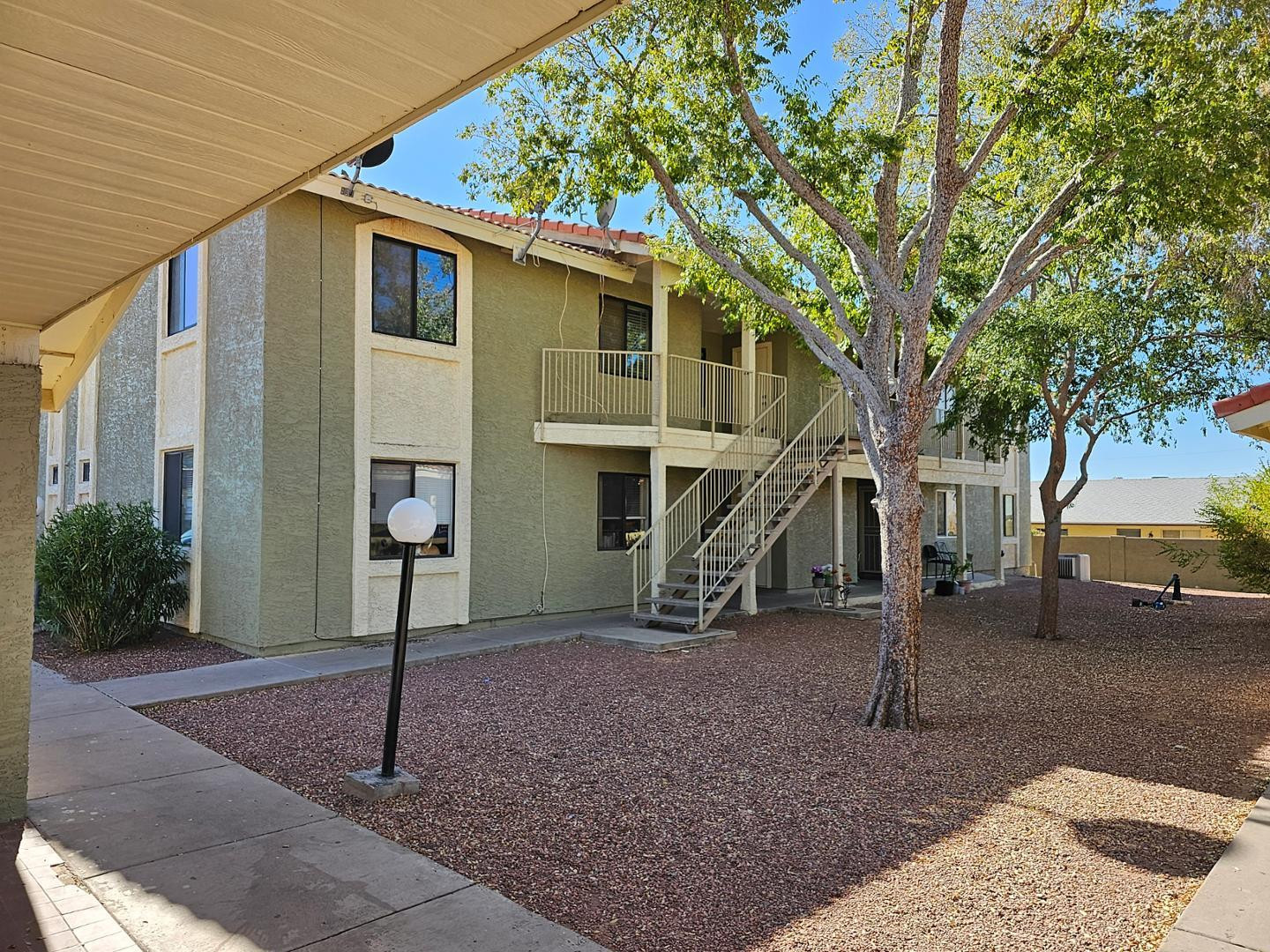 1336 E Mountain View Road Unit 204