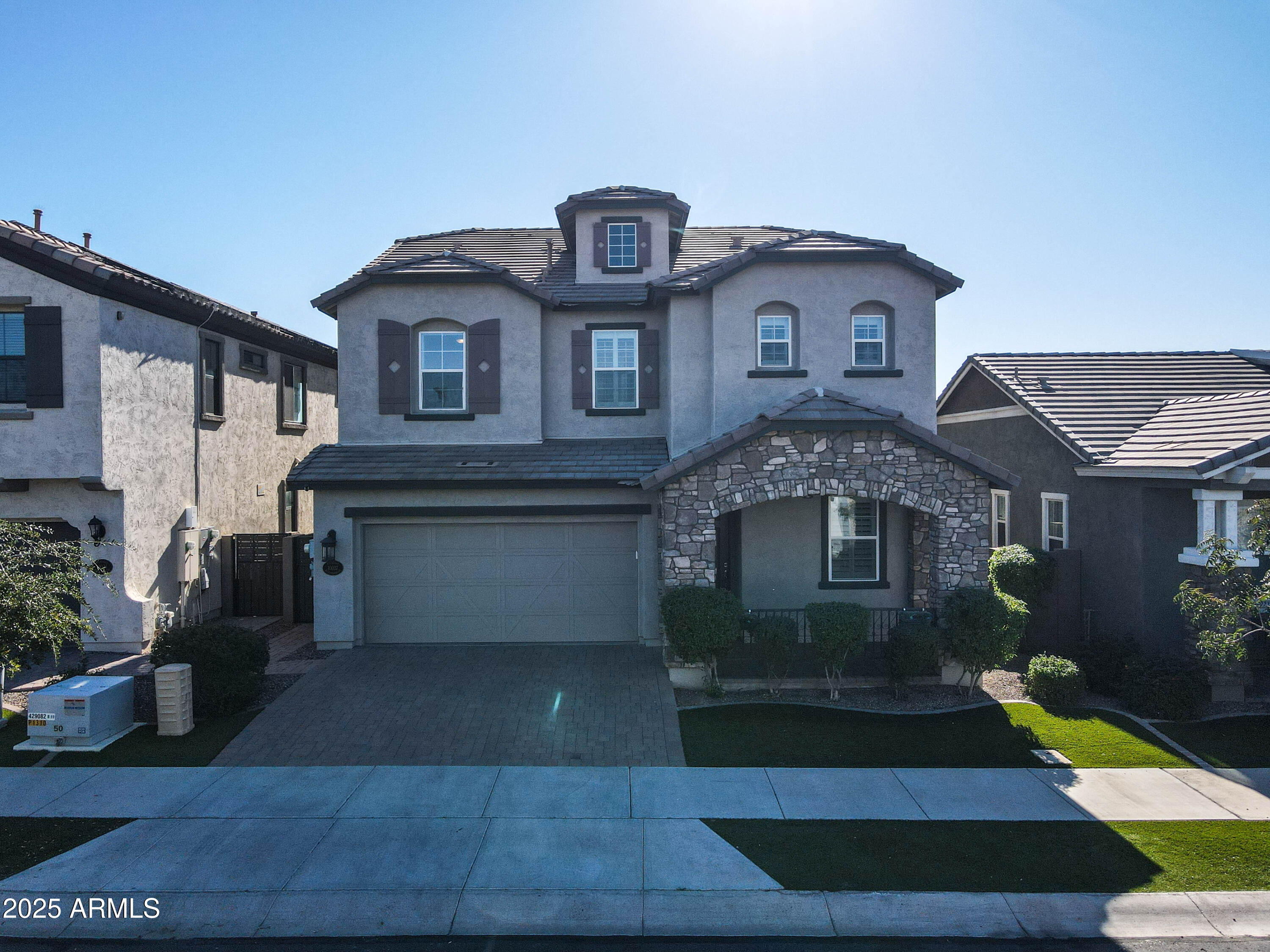 10037 E NOPAL Avenue