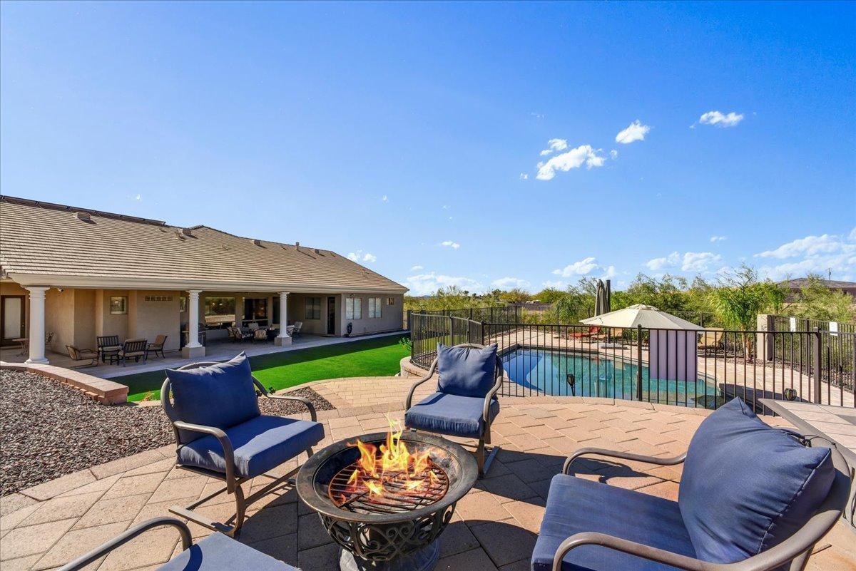 412 E Yearling Road