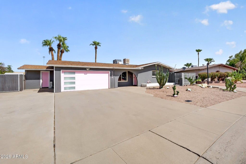 Photo of 2190 E Greenway Drive, Tempe, AZ 85282 (MLS # 7081796)